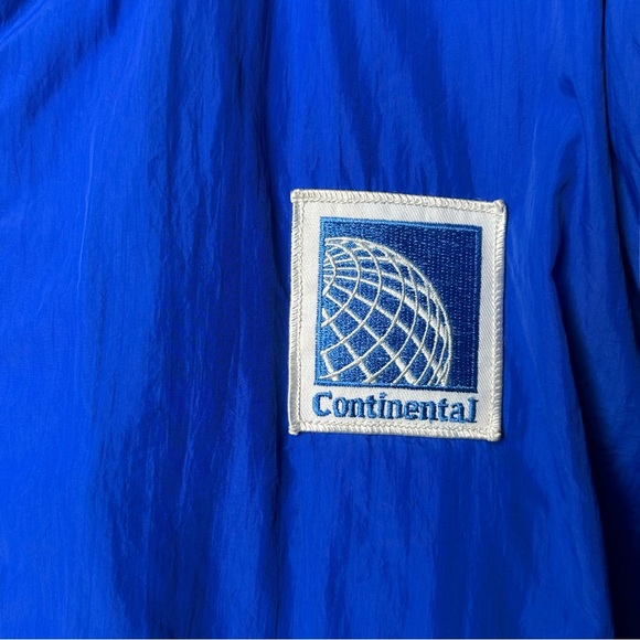sold Vintage Continental Airlines Size XL Puffer Jacket Blue Workwear Lion Brand - Picture 3 of 12